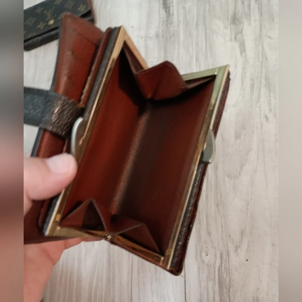Louis Vuitton Monogram Kisslock Wallet